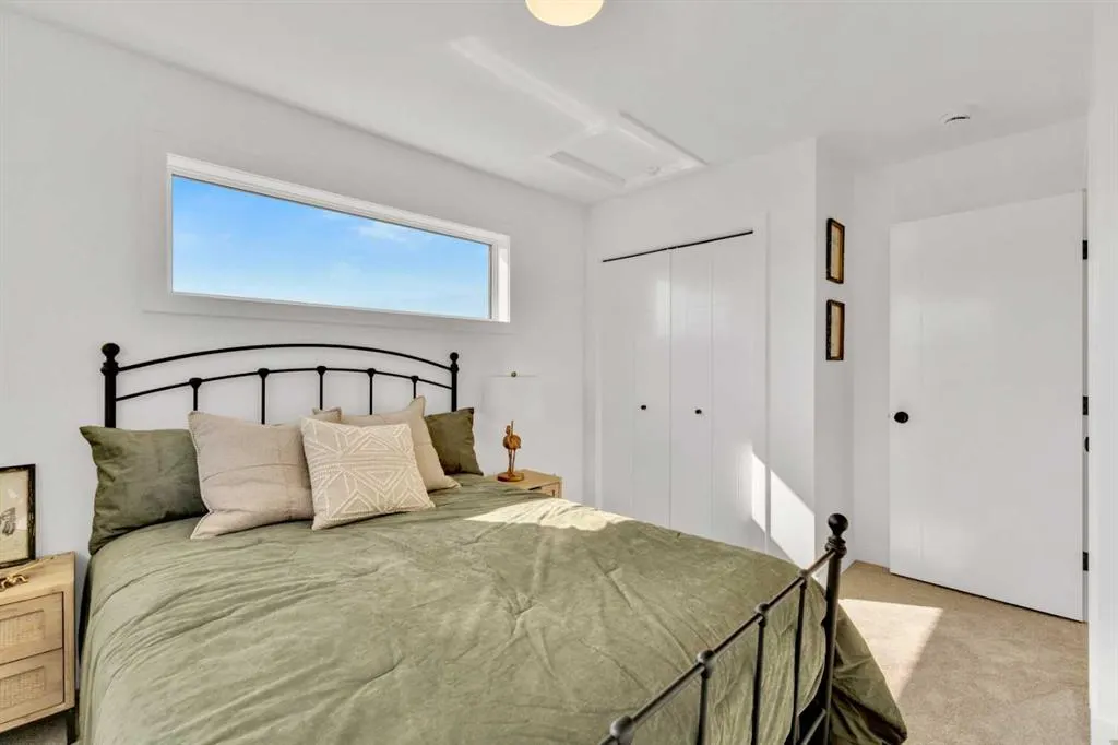 26 Violet Point