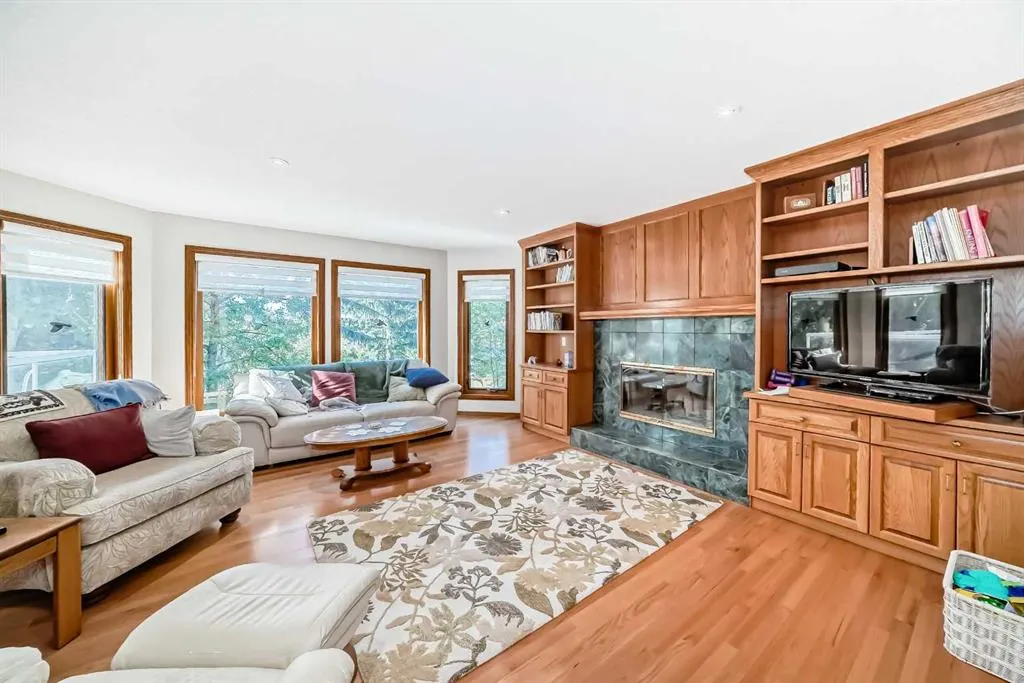 52 Scenic Ridge Place NW