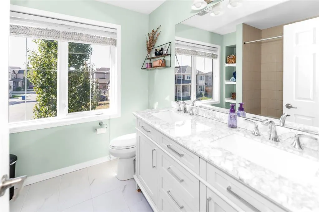 568 Windbrook Heights SW