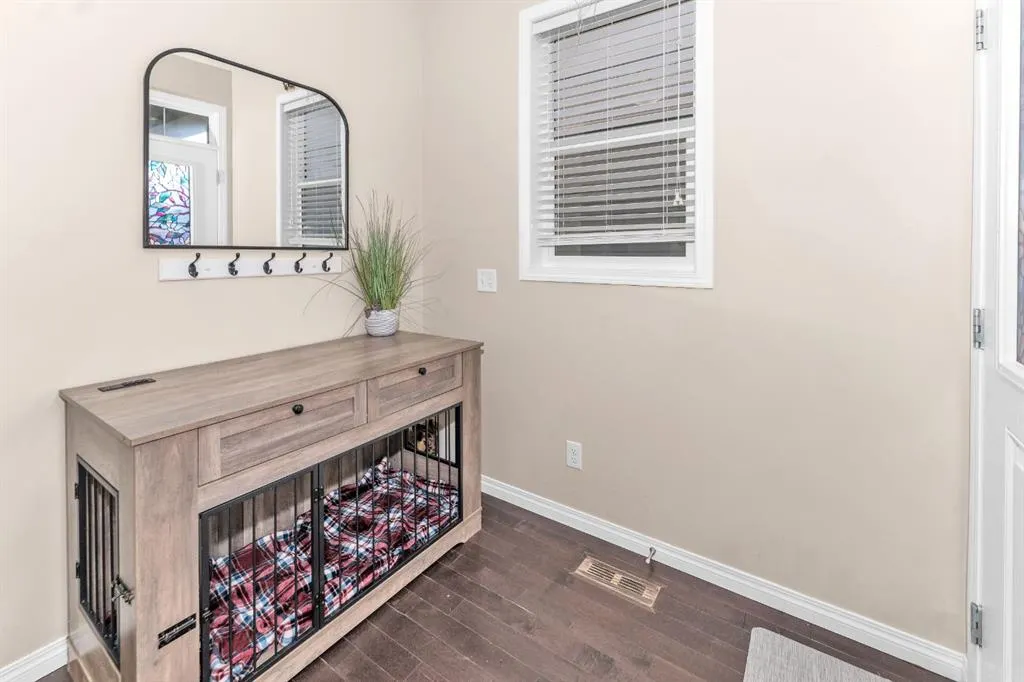 568 Windbrook Heights SW