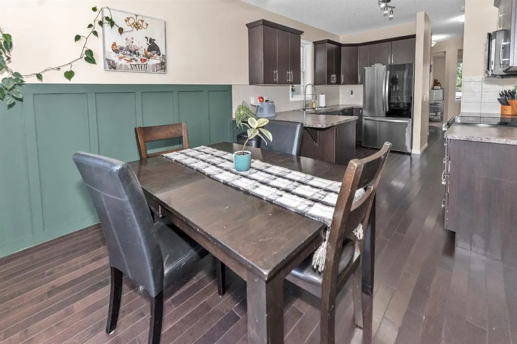 568 Windbrook Heights SW