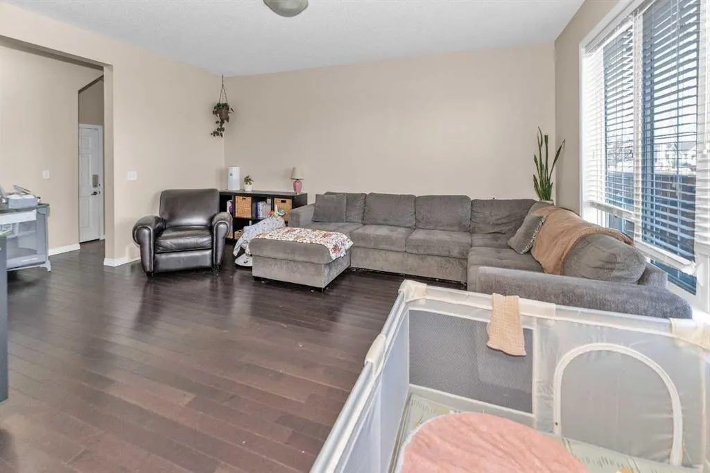 568 Windbrook Heights SW