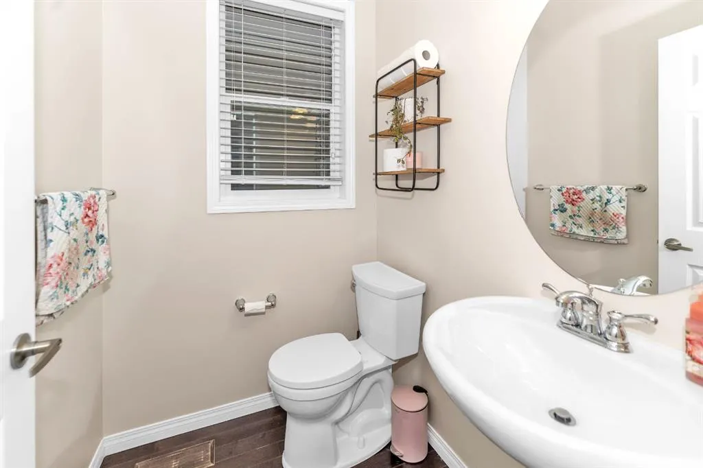 568 Windbrook Heights SW