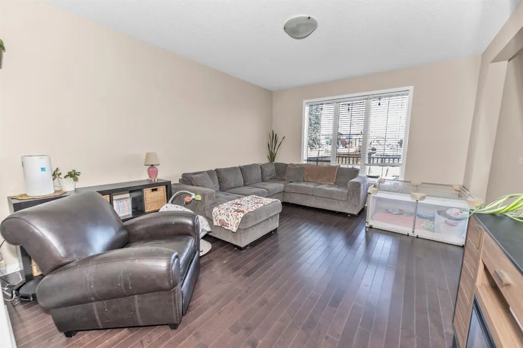 568 Windbrook Heights SW