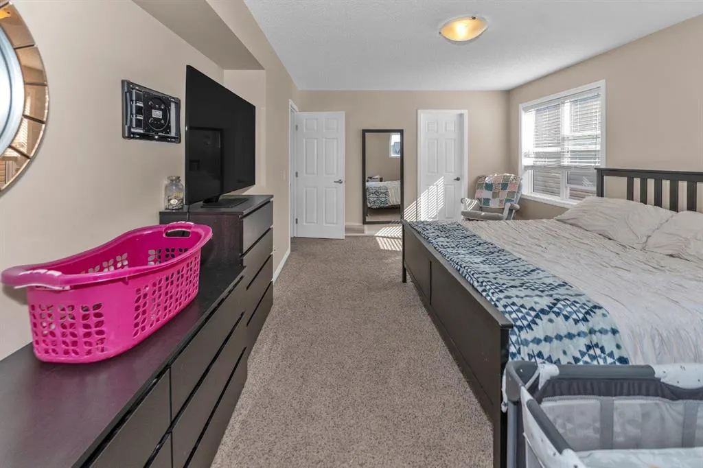 568 Windbrook Heights SW