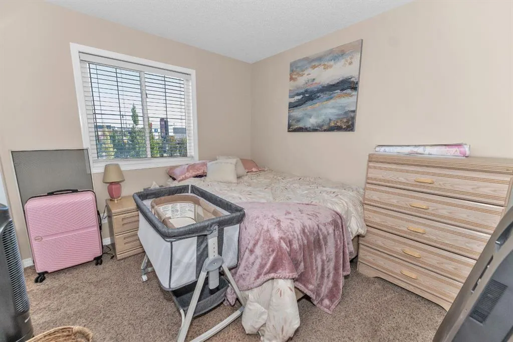 568 Windbrook Heights SW