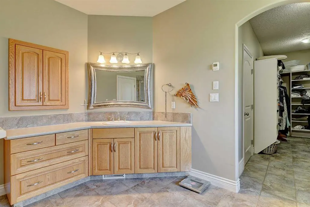 1716 60017 TWP RD 704A