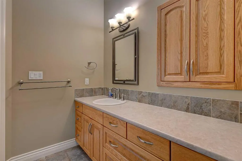 1716 60017 TWP RD 704A