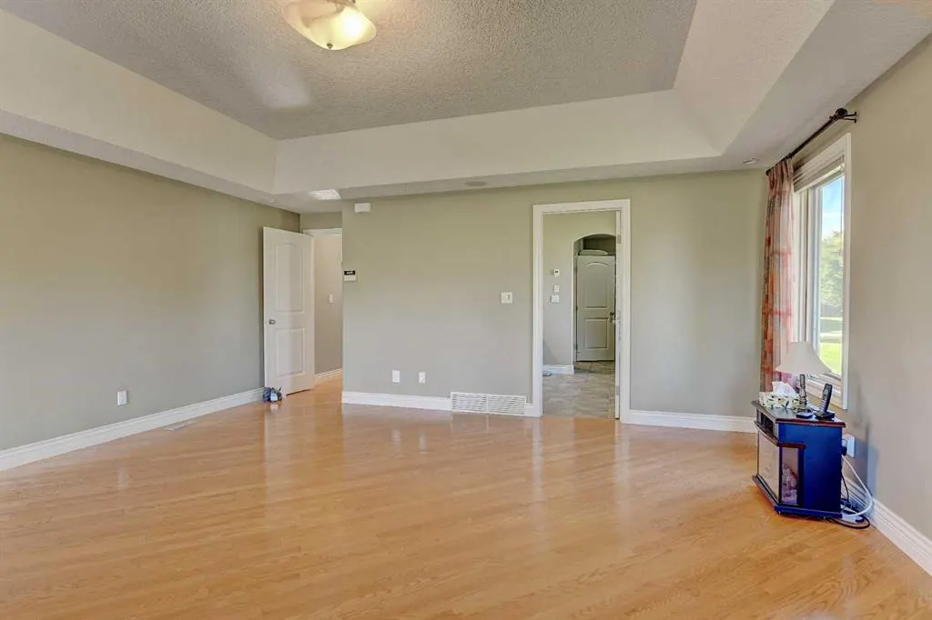 1716 60017 TWP RD 704A