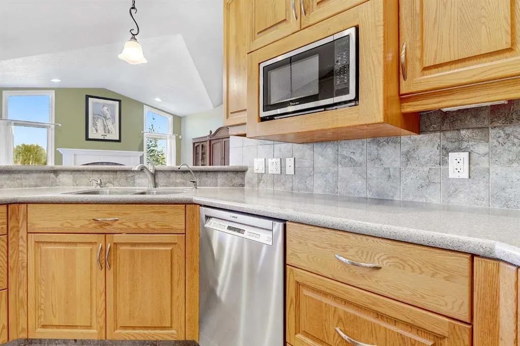 1716 60017 TWP RD 704A