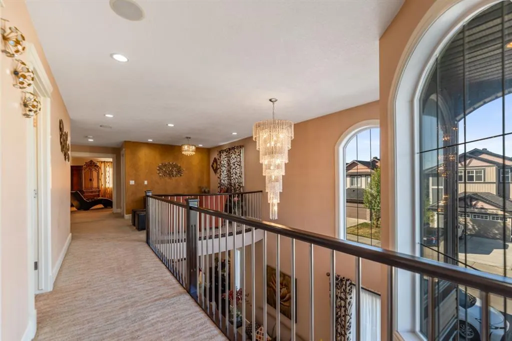 19 SADDLELAKE View NE