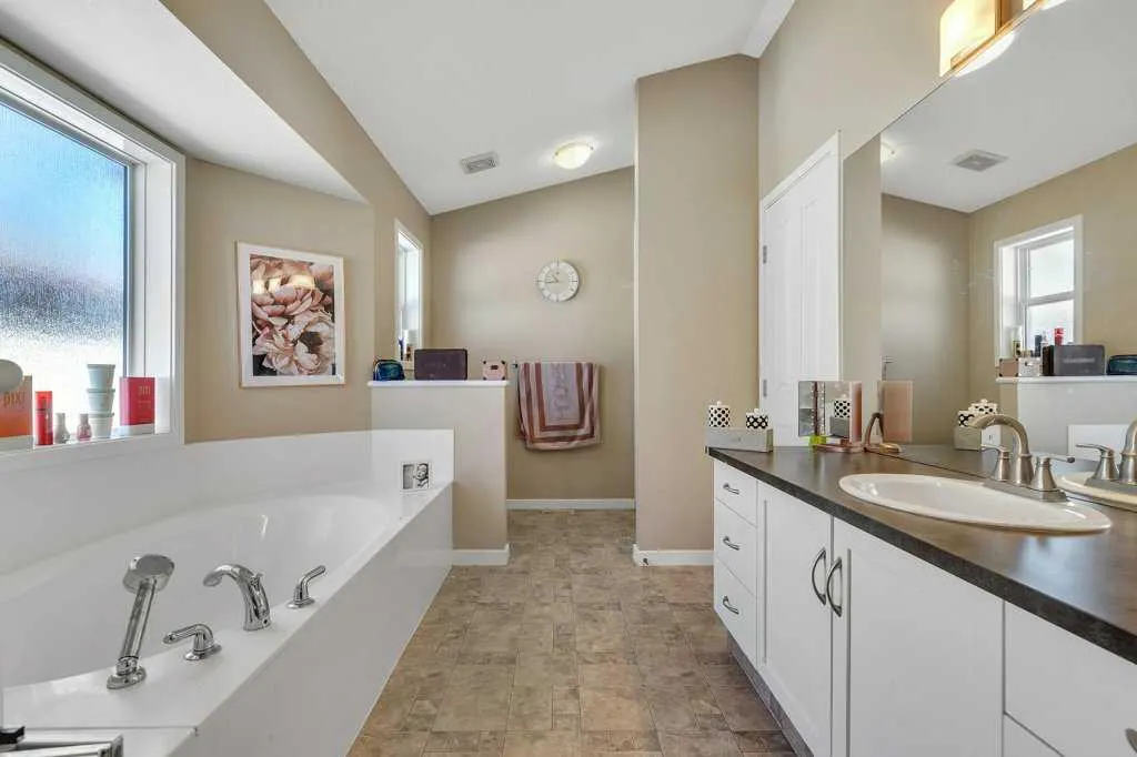 119 Valley Stream Circle NW
