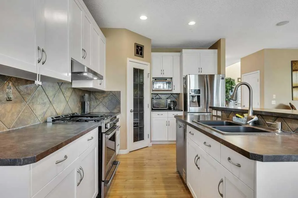 119 Valley Stream Circle NW