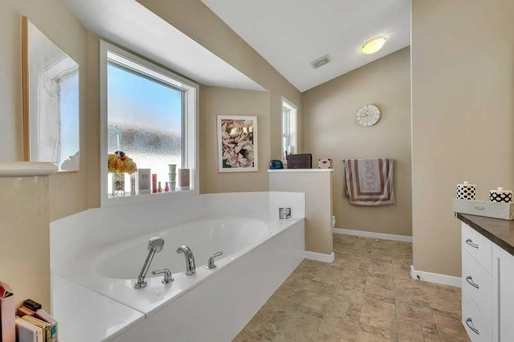 119 Valley Stream Circle NW