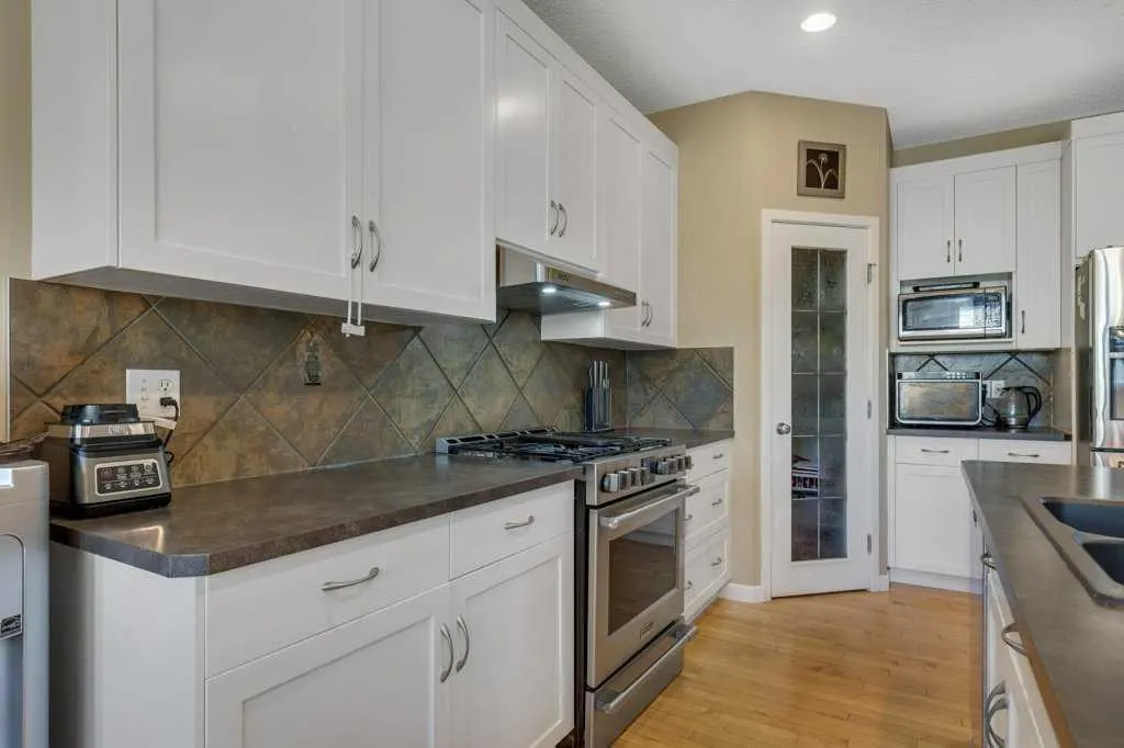 119 Valley Stream Circle NW