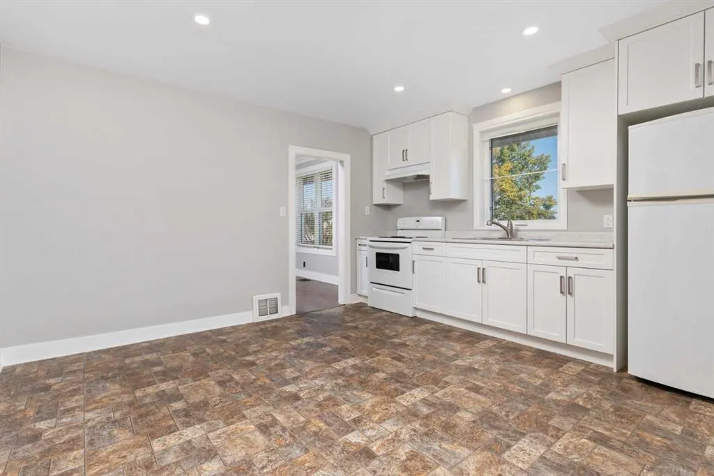 1007 Robert Street