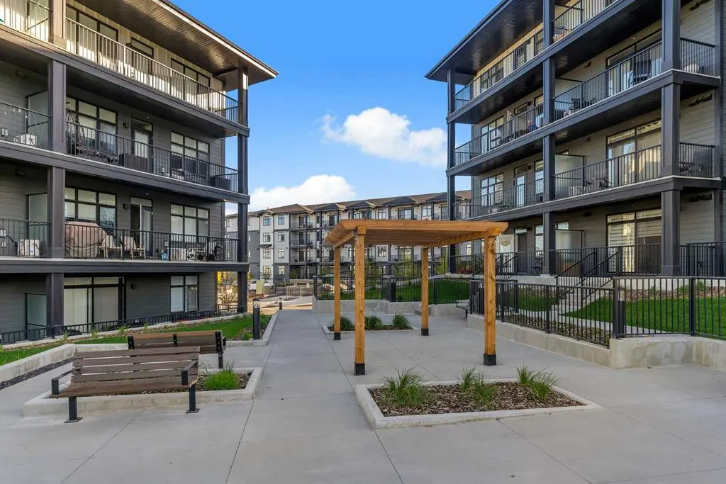 60 Sage Hill Walk NW, #115