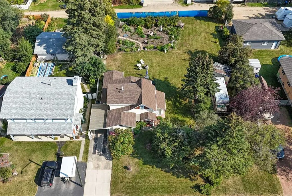 4517 & 4513 46 Street