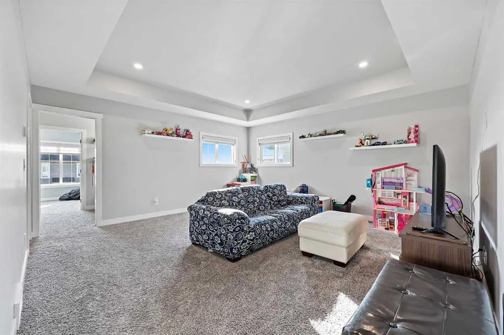 34 Coach Ridge Point SW