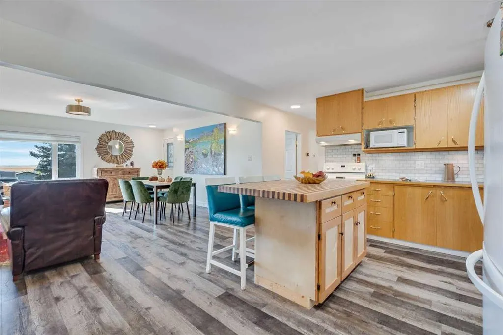 230 Frederick Avenue W