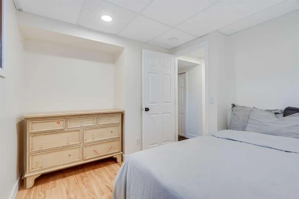 230 Frederick Avenue W