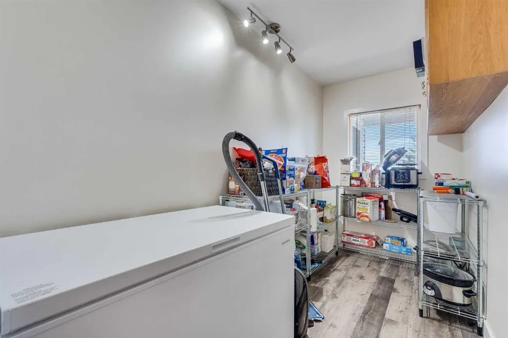 230 Frederick Avenue W