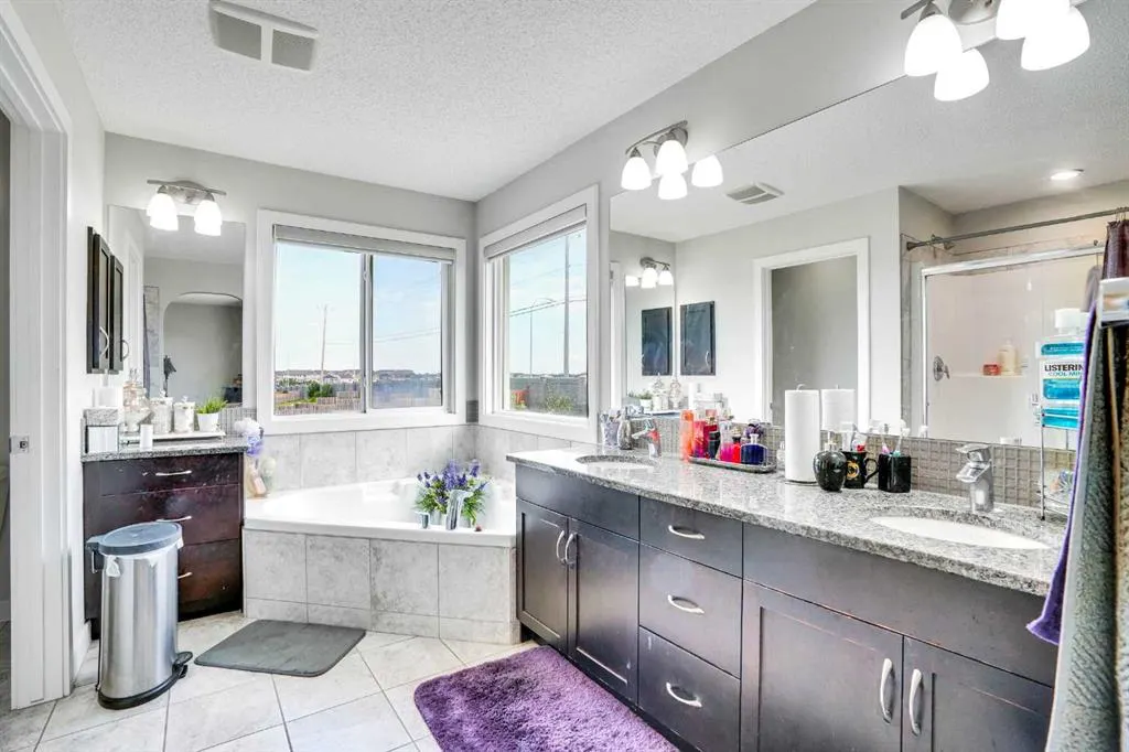 272 Skyview Shores Manor NE