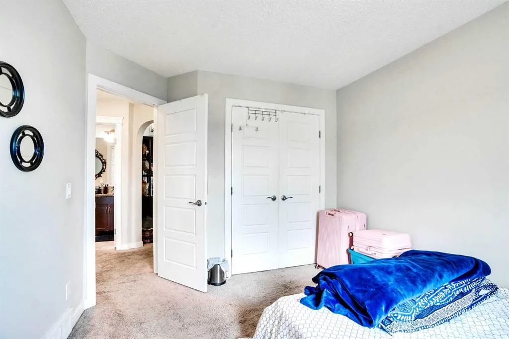 272 Skyview Shores Manor NE
