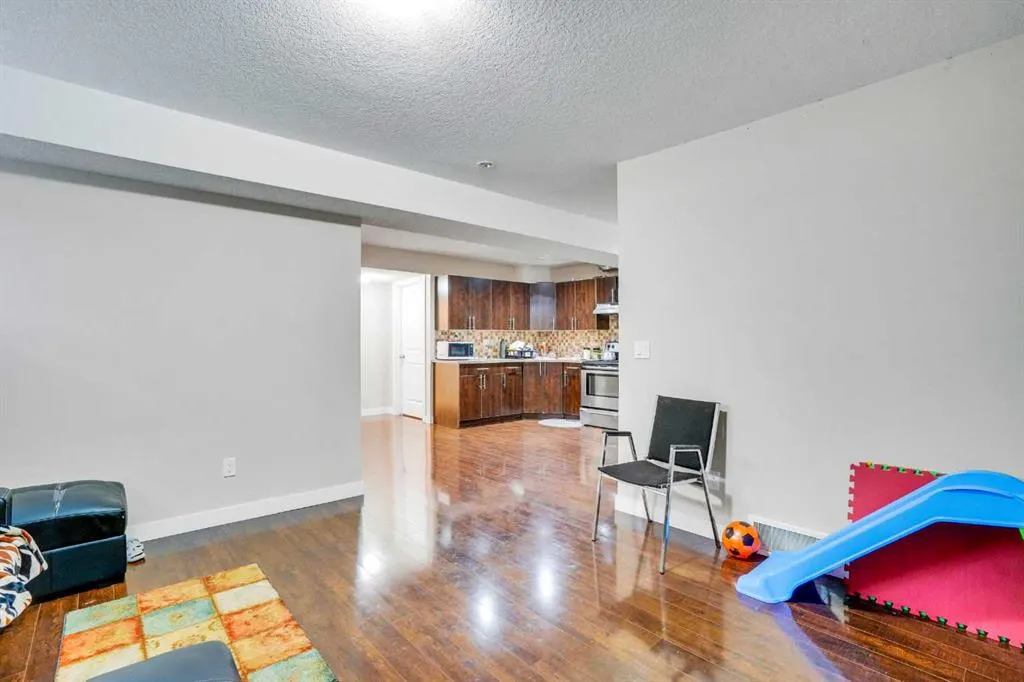 272 Skyview Shores Manor NE