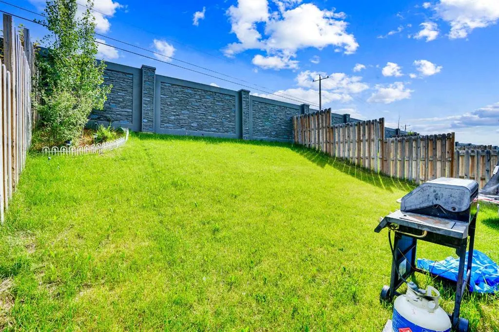 272 Skyview Shores Manor NE