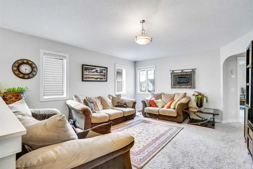 272 Skyview Shores Manor NE