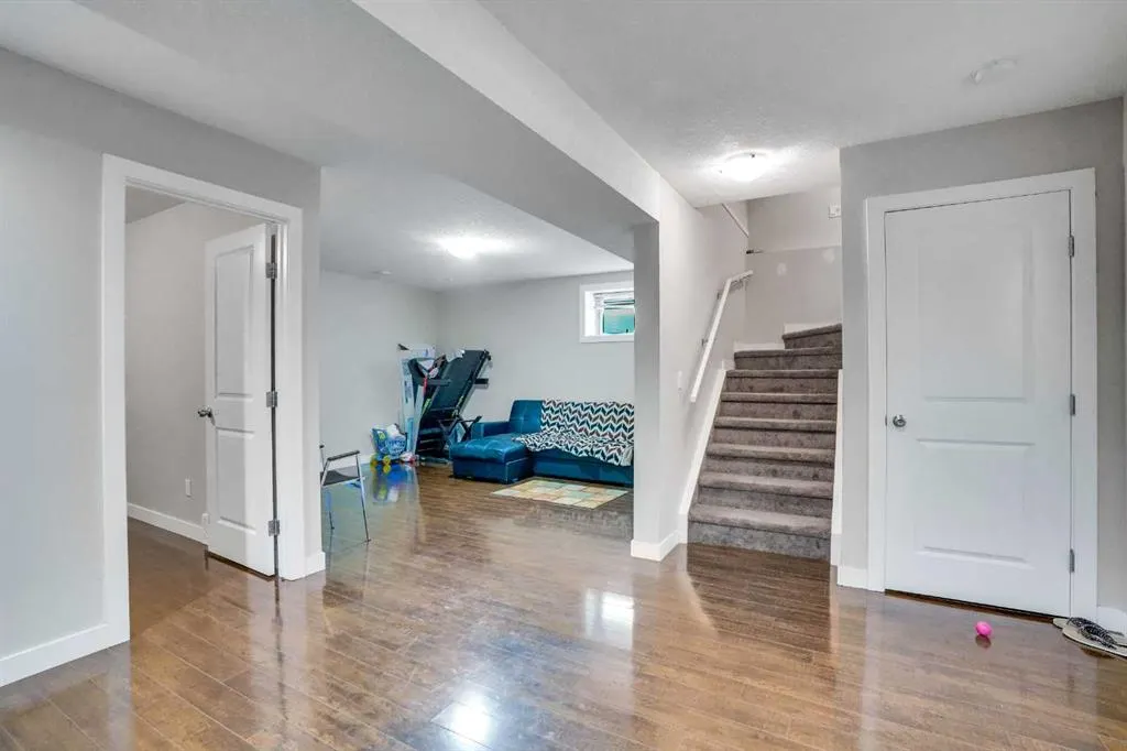 272 Skyview Shores Manor NE