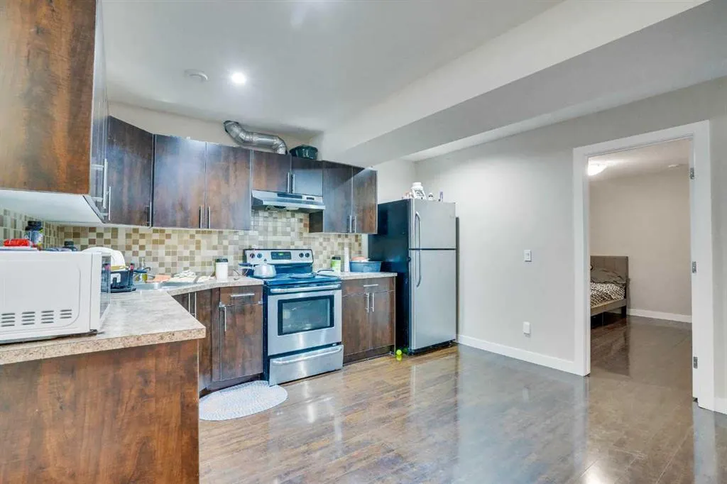 272 Skyview Shores Manor NE