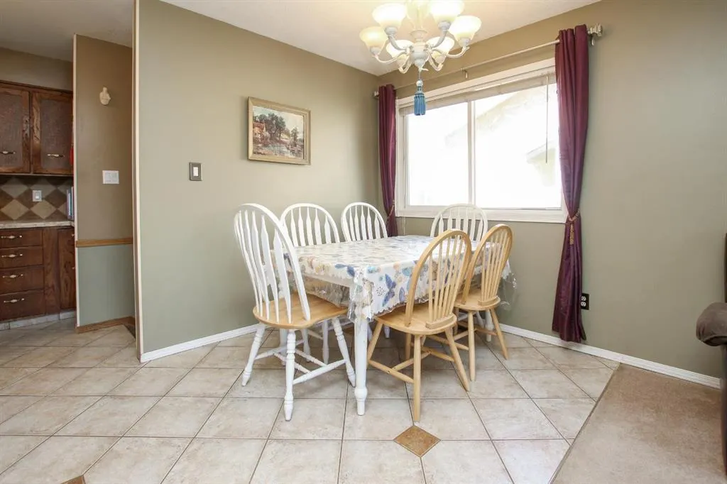 74 Nichols Crescent
