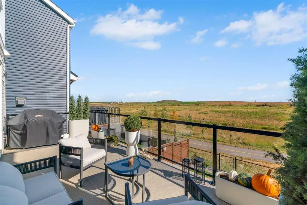 90 Savoy Landing SE