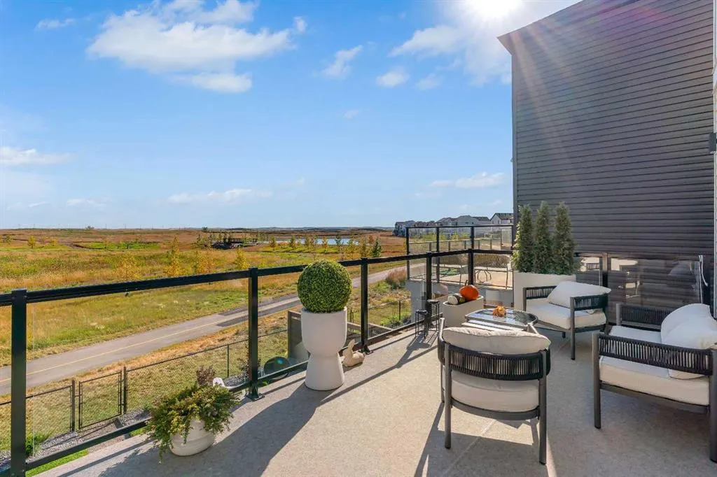 90 Savoy Landing SE