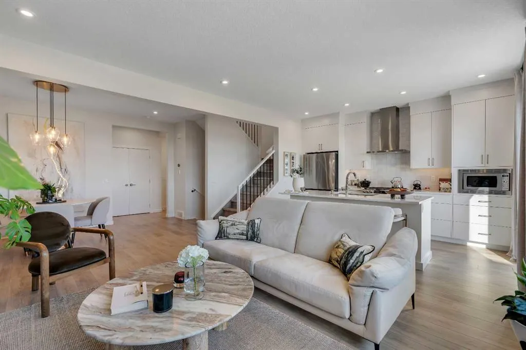 90 Savoy Landing SE