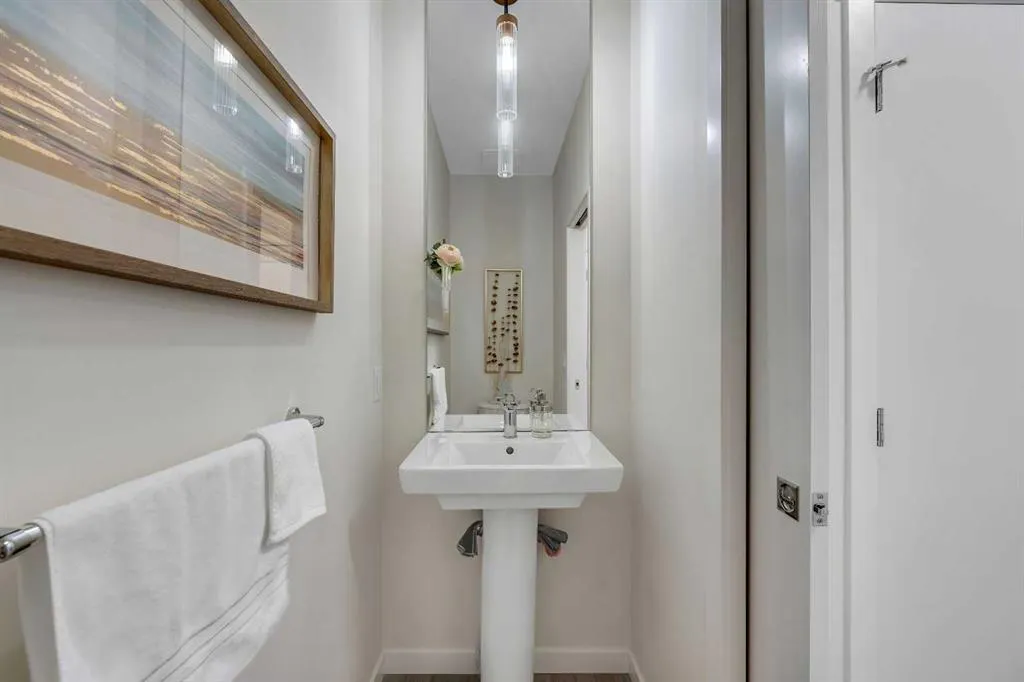 90 Savoy Landing SE
