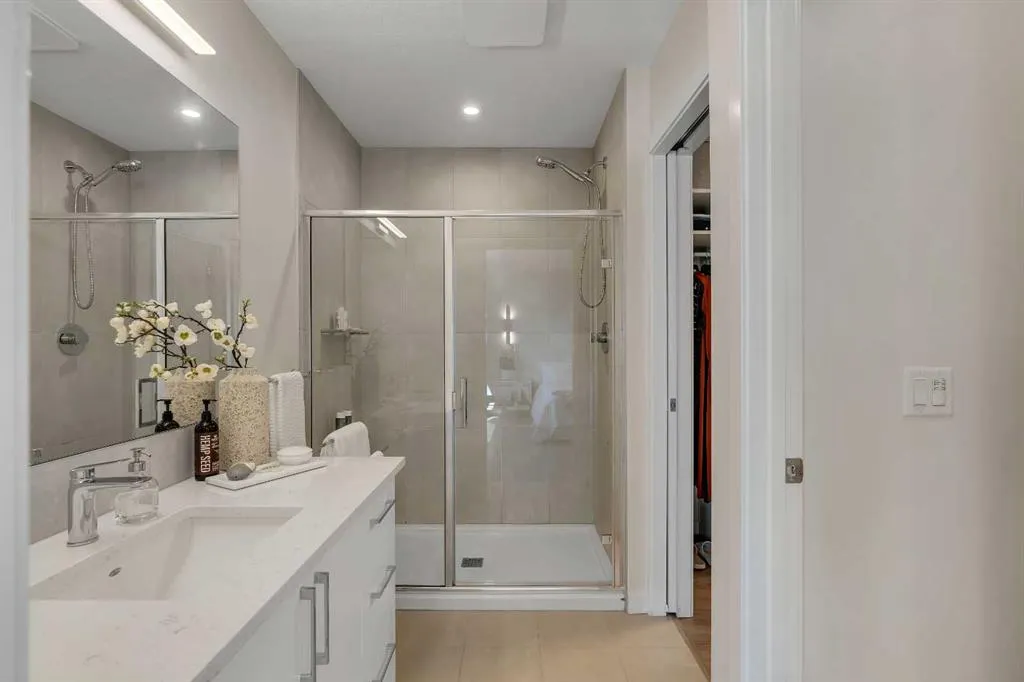 90 Savoy Landing SE