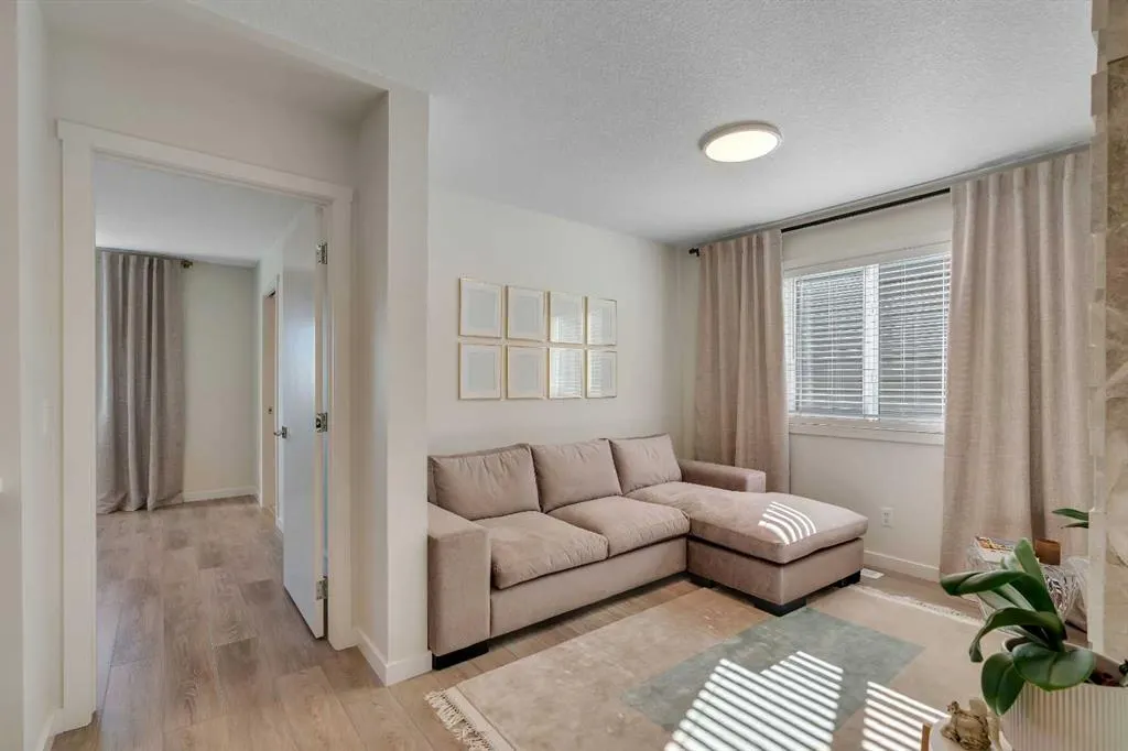 90 Savoy Landing SE