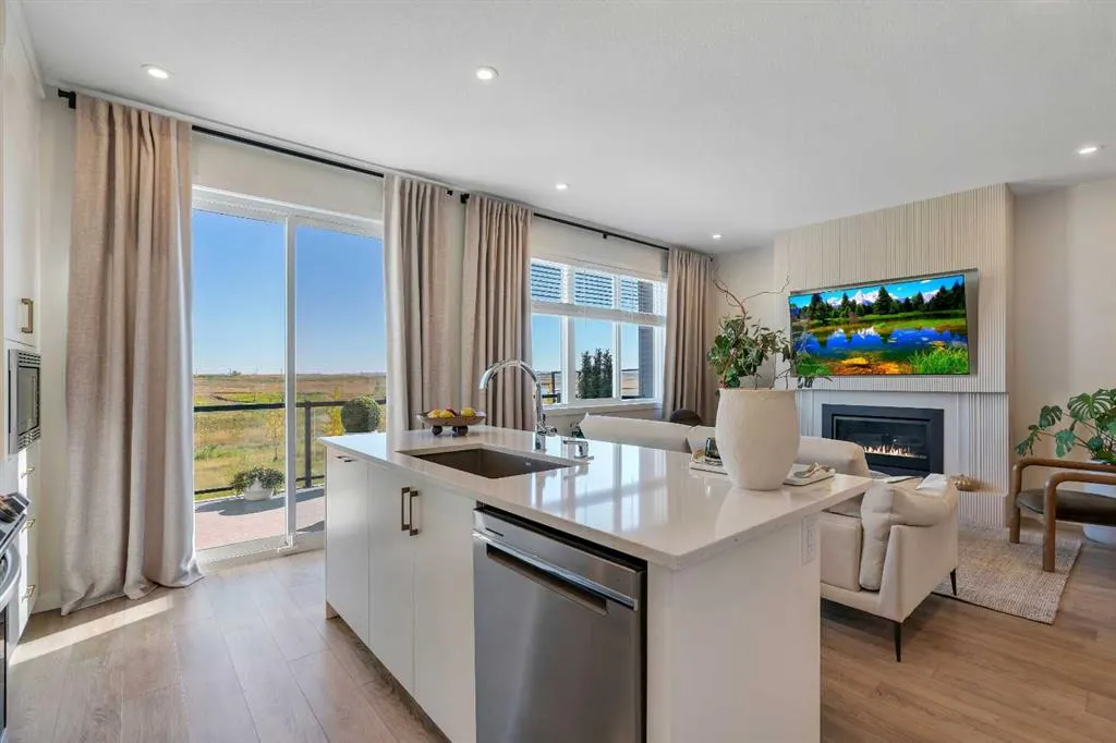 90 Savoy Landing SE