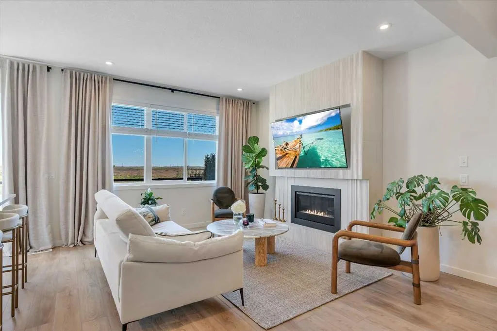 90 Savoy Landing SE