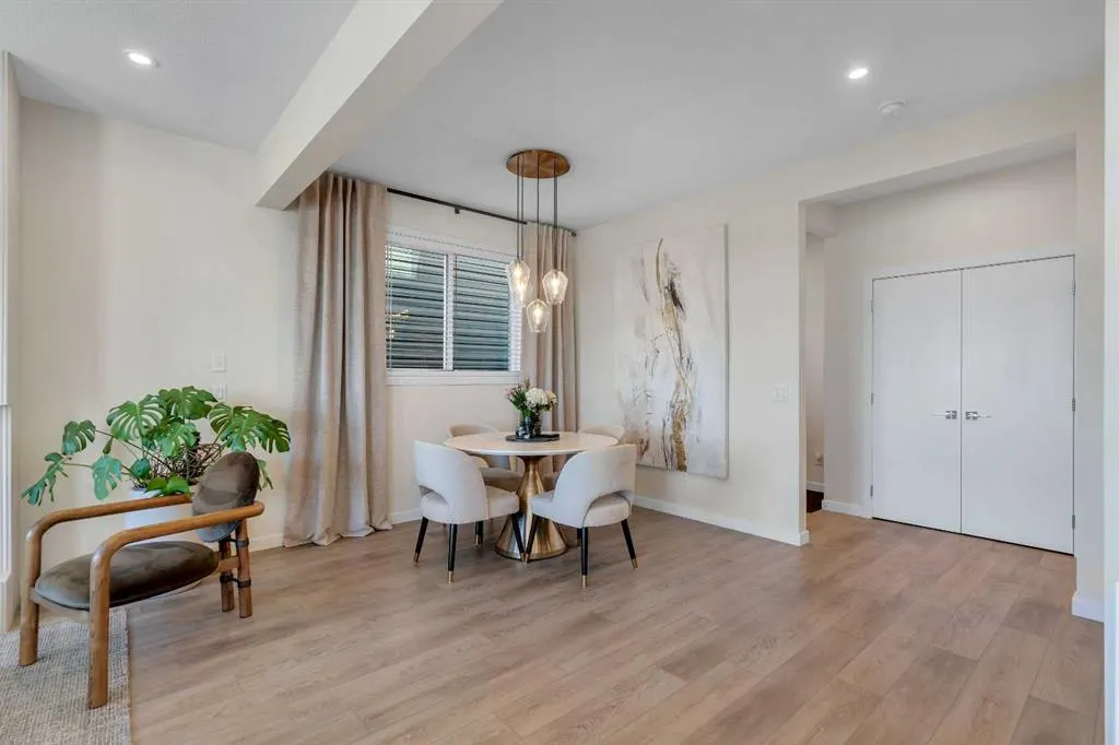 90 Savoy Landing SE