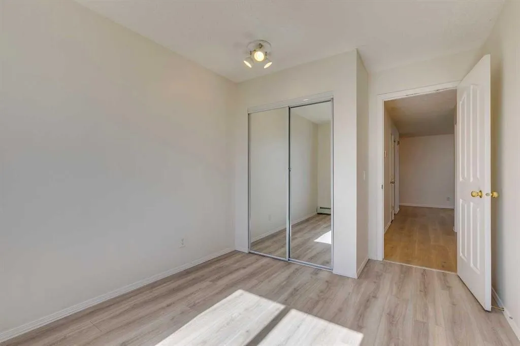 7301 Valleyview Park SE, #301