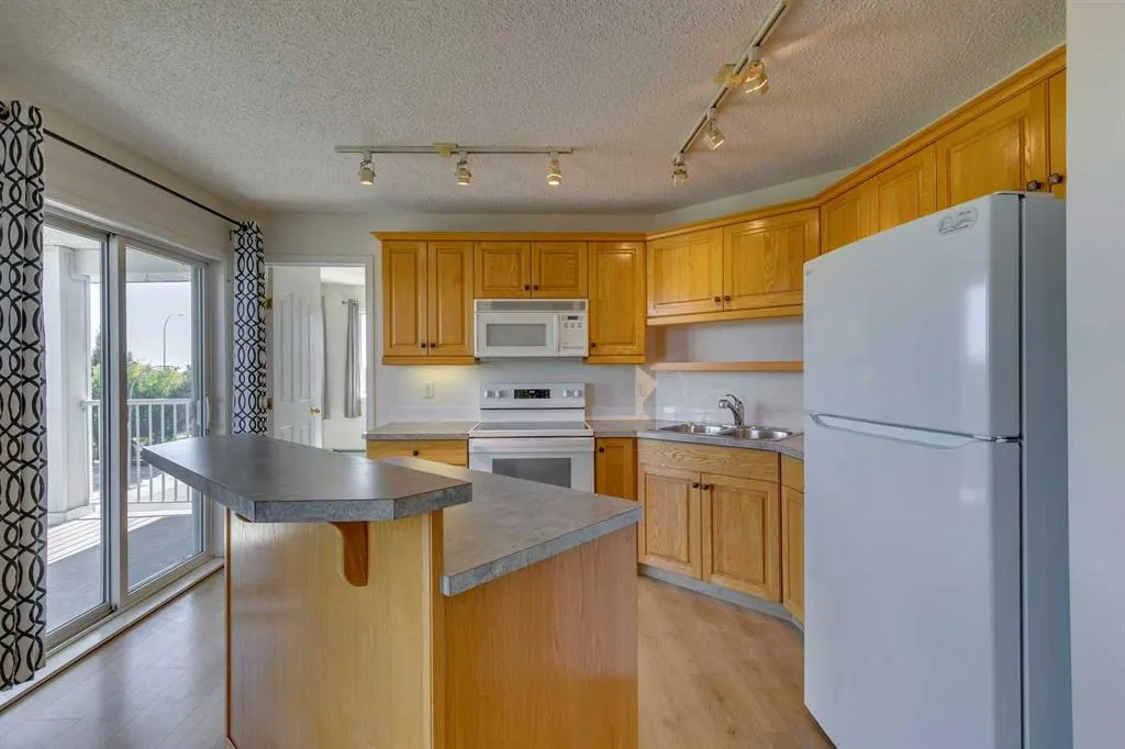 7301 Valleyview Park SE, #301