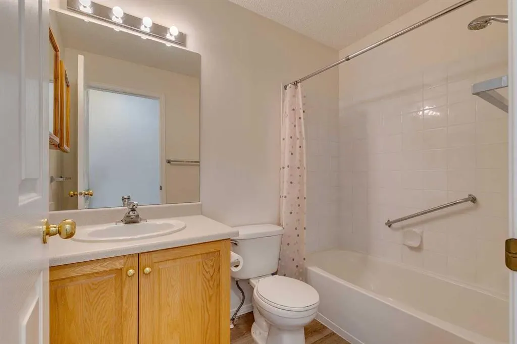 7301 Valleyview Park SE, #301