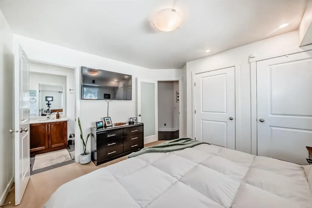208 Woodbine Boulevard SW
