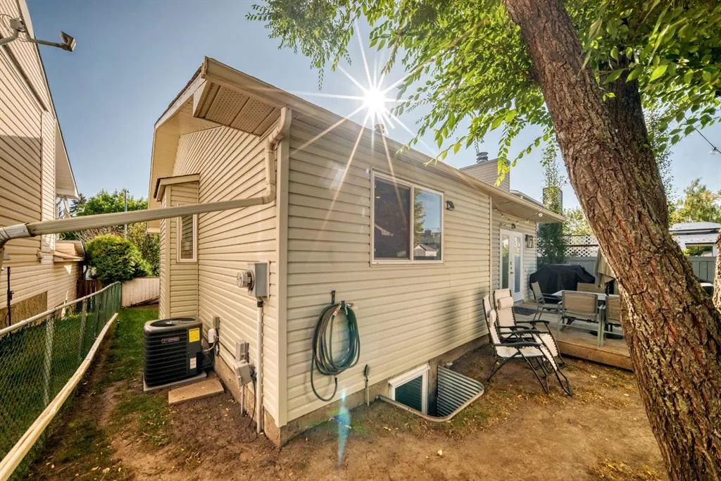 208 Woodbine Boulevard SW