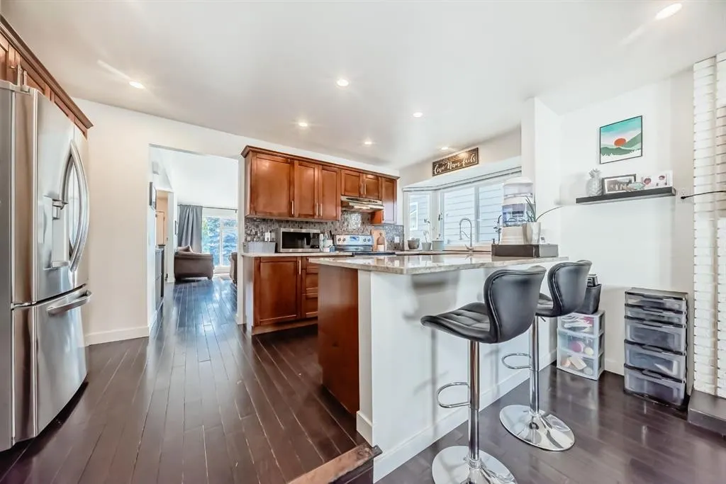 208 Woodbine Boulevard SW