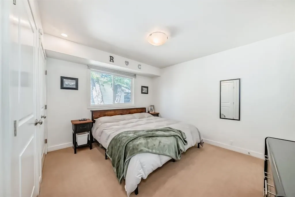 208 Woodbine Boulevard SW